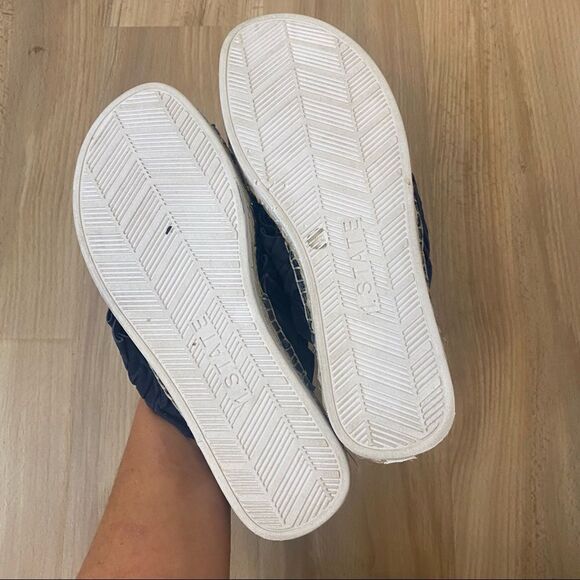 1. State Salyn Ruffle Espadrille Slide Sandal - Picture 10 of 11